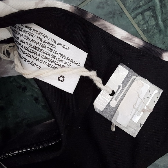 Mossimo Tie-dye Crossback Sports Bra - Picture 4 of 5